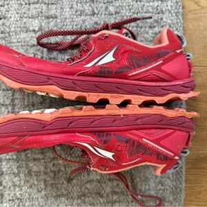 Altra Women's Lone Peak Poppy Trail Running Shoes